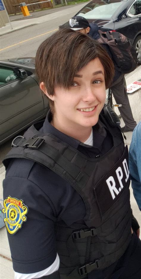 I put together a quick RE2 Leon cosplay : r/residentevil