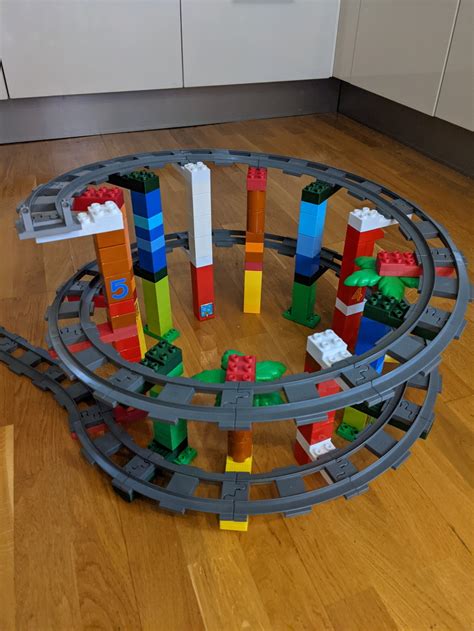 STL file LEGO Duplo compatible spiral elevation train track 🚆・Model to ...