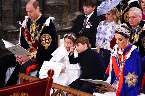 Charles III : comment George, Charlotte et Louis ont illuminé un ...