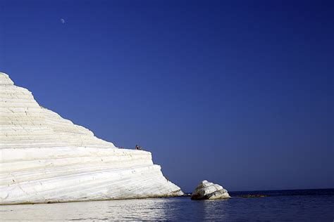 Scala dei Turchi beach in Sicily ~ Atlas of Wonders