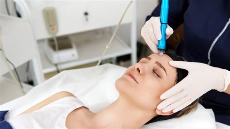 Aesthetician Vs. Esthetician: Which Specialist Do You Need?