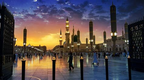 Download Prophet's Mosque Plaza Crowd Madina Wallpaper | Wallpapers.com