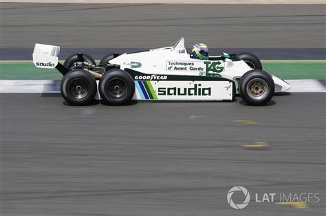 Retro: The 6-wheeled Williams F1 car that never raced