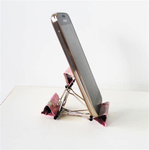 DIY smart phone stand with binders - Full tutorial - Akamatra