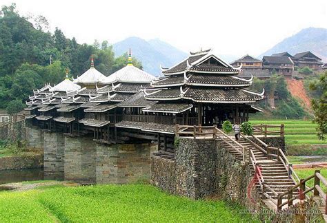 Chengyang Bridge of China Pictures