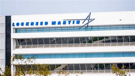 Lockheed Martin said to plan cutting 1% of workers (NYSE:LMT) | Seeking ...