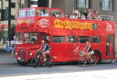 The Reasons Behind Choosing A Bus Tour In Toronto