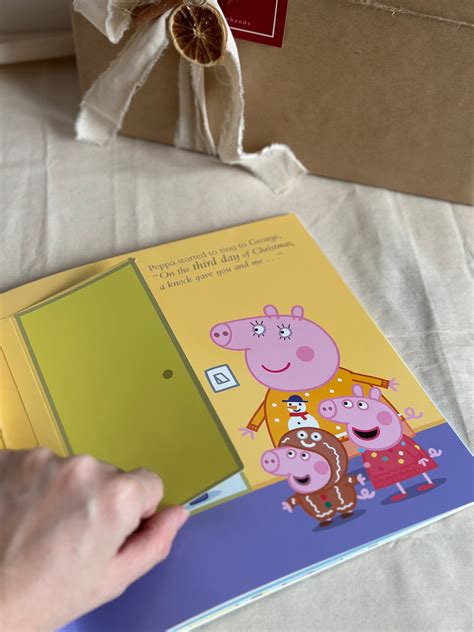 Peppa Pig: Peppa's 12 Days of Christmas [Book] – Clap Clap Hands