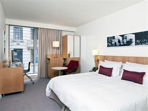 Best Price on DoubleTree by Hilton Hotel London - Tower of London in ...