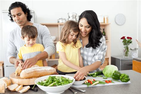 Why It's Important to Cook and Eat With Your Kids