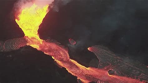 World's largest active volcano erupting in Hawaii - YouTube