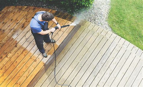 Maximize Wood Deck Lifespan with Our Essential Maintenance Tips