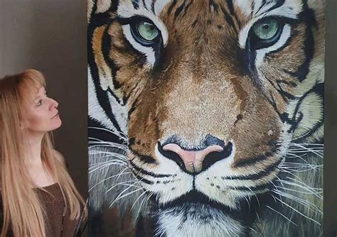 Hyper realistic animal portraits in acrylic and pastel on Trendy Art Ideas