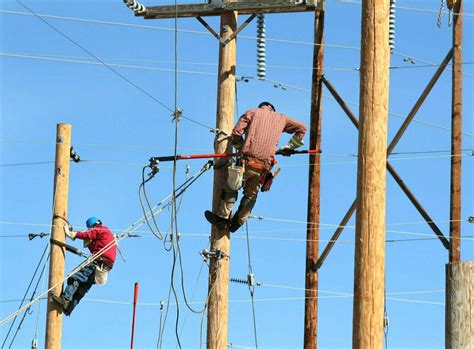 How to Become a Journeyman Lineman - Careers & Education