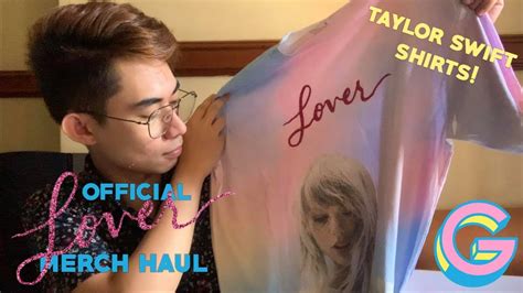 UNBOXING TAYLOR SWIFT LOVER OFFICIAL MERCHANDISE - YouTube