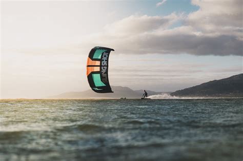 Chase the Wind With Our Guide to Kitesurfing Equipment for Beginners ...