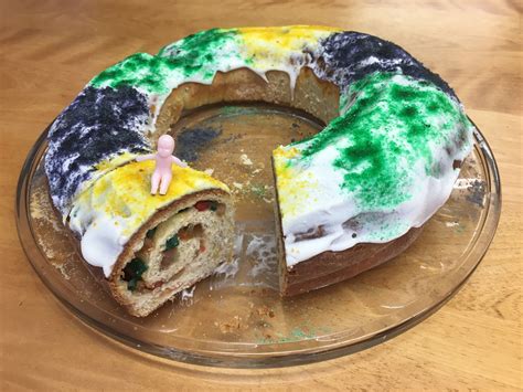 King Cake Recipe | Old Farmer's Almanac