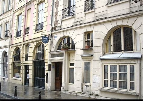 8 Cheap Hotels In Paris With Great Locations (PHOTOS) | HuffPost