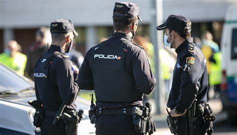 La Policía Nacional entrega 20 condecoraciones al mérito policial en ...