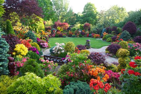 Four Seasons Garden - The most beautiful home gardens in the world ...