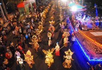 Semarang Night Carnival : r/travel