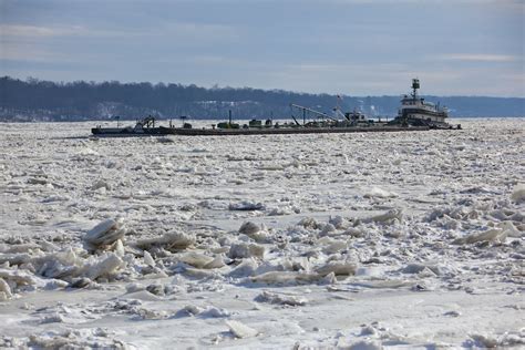 Frozen Hudson River in Kingston, New York January 2014 | Flickr