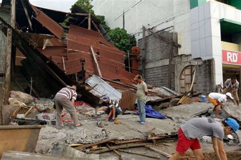 LOOK: Building collapses in Gensan after strong quake | ABS-CBN News