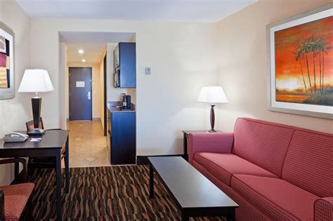 Discount Coupon for Holiday Inn Express Hotel & Suites Ft Lauderdale ...