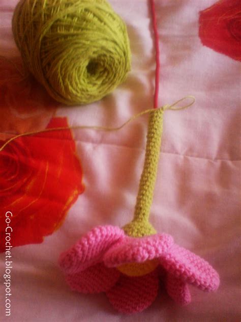 Go Crochet!: Flower Amigurumi [again]