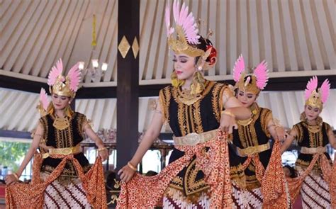 7 Jenis Tarian Tradisional Jawa Tengah yang Paling Populer : Okezone ...