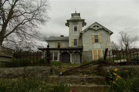 The world's most spooky abandoned houses | loveproperty.com