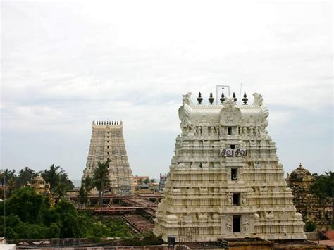 India's Top Most Visiting Place: Rameshwaram Temple