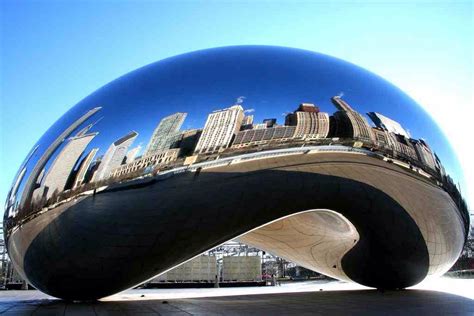 Silver Bean in Millennium Park in Chicago, Illinois | Cloud gate ...