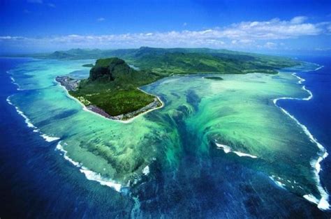 Unterwasser-Wasserfall vor Mauritius | Seltsame fakten, Reisen und ...