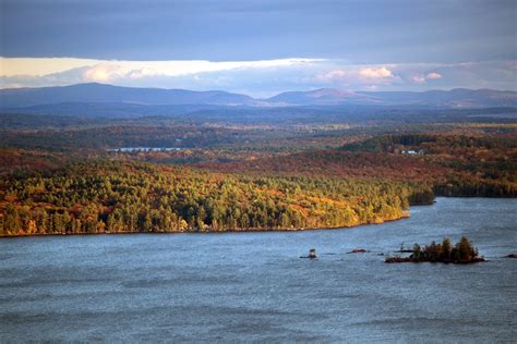 5 Amazing Attractions in the Lakes Region NH