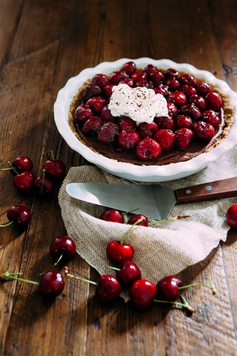 No-Bake Graham Cracker Crust for Chocolate Mascarpone Cherry Pie ...