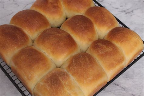 How to make Bread Rolls (Pao) - The Aspiring Home Cook