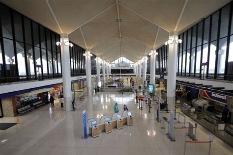 Passengers expected to return slowly to Memphis airport - Memphis Local ...