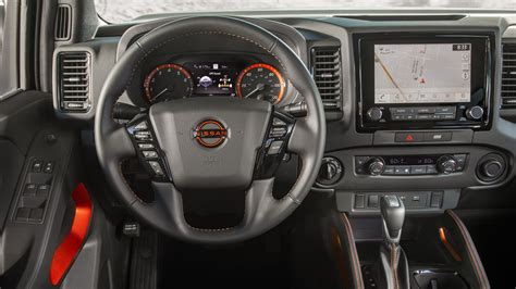 2022 Nissan Frontier Interior