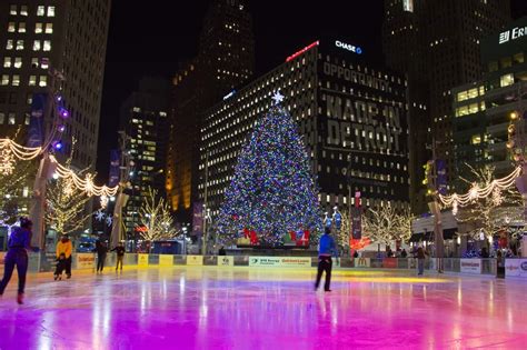 Top 5 'Must-See' Christmas Attractions in Metro Detroit - Awesome Mitten