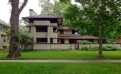 Frank Lloyd Wright Prairie Style Houses - Hardwood Versus Laminate Flooring