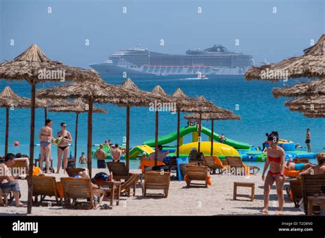 Sir bani yas beach hi-res stock photography and images - Alamy