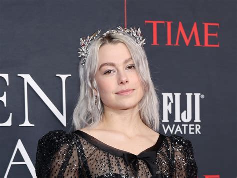 Phoebe Bridgers says fans ‘bullied’ her while she was on her way to ...