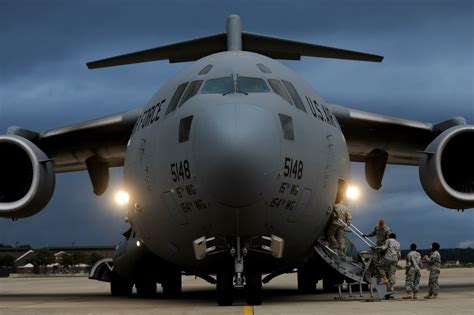 Download Military Boeing C-17 Globemaster III 4k Ultra HD Wallpaper