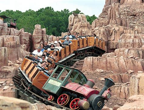 LOOK: 10 Best Disneyland Rides Ever | Disneyland rides, Disney world ...