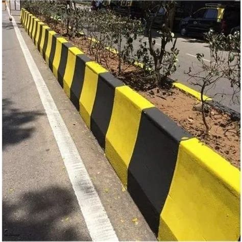 350mm Black and Yellow RCC Road Divider at Rs 4000/piece in Aurangabad ...