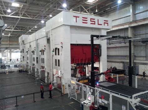 Tesla Motors Factory Tour – 10 Pictures From The Production Floor ...