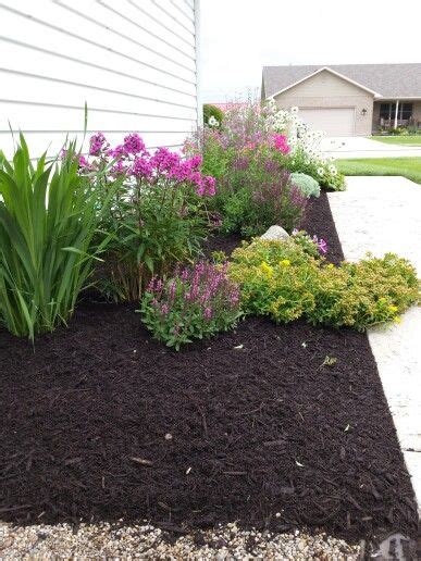 11 Best Colored Mulch Ideas images | Front yard landscaping, Yard ...