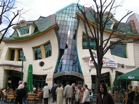 The Crooked House Poland - Facts Land