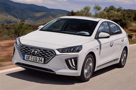 New Hyundai Ioniq Hybrid 2019 review | Auto Express